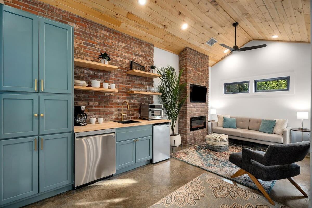 Petit Paradis Studio With Hot Tub Fredericksburg Bagian luar foto