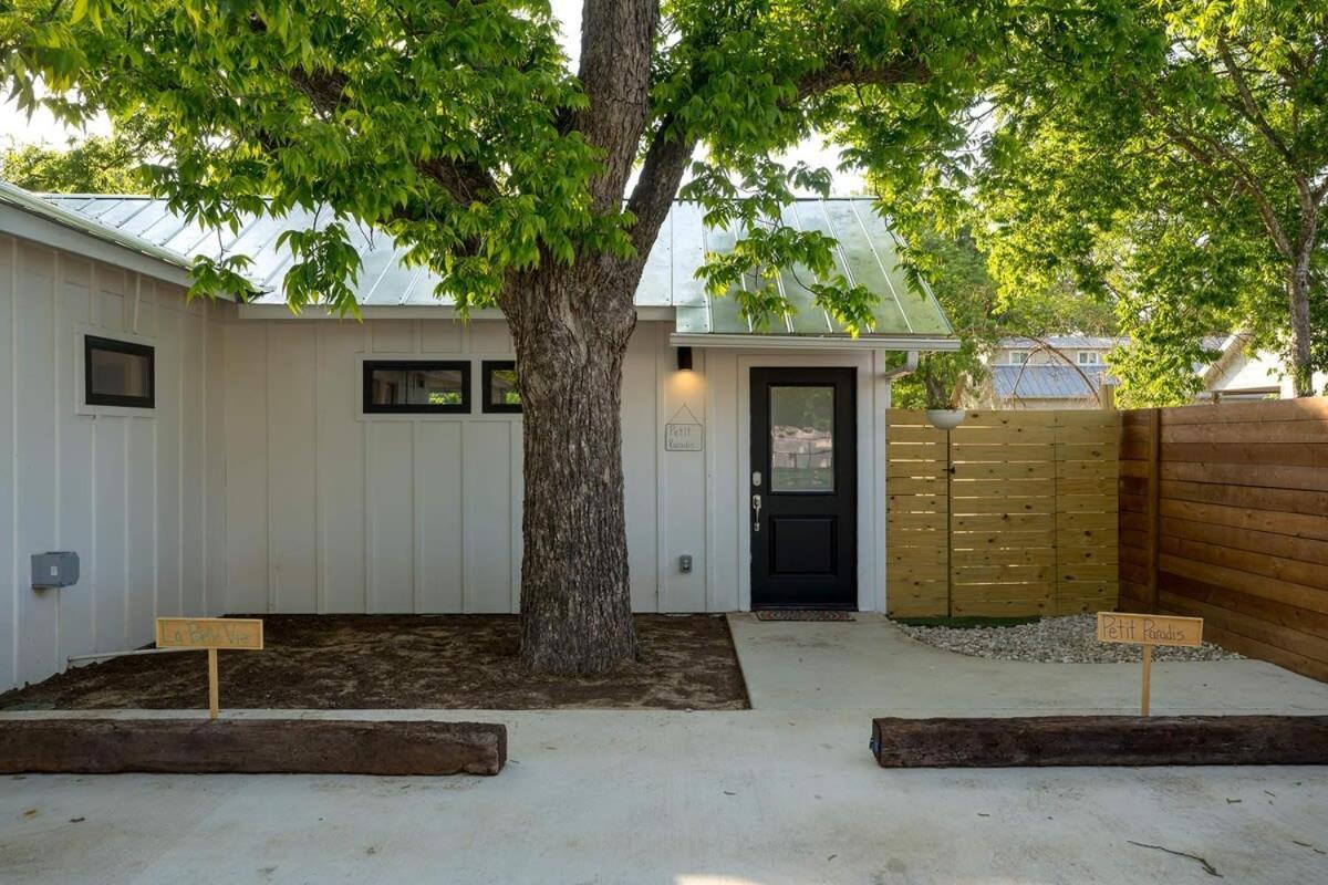 Petit Paradis Studio With Hot Tub Fredericksburg Bagian luar foto