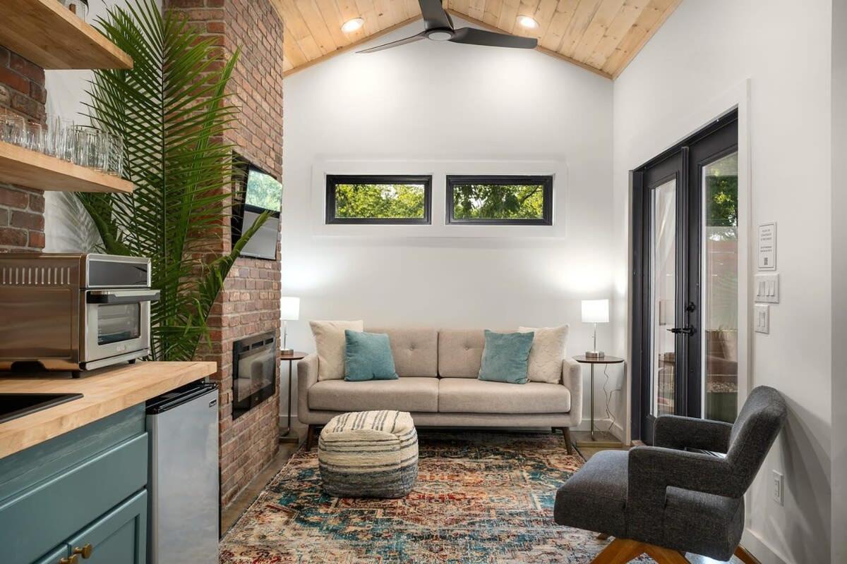 Petit Paradis Studio With Hot Tub Fredericksburg Bagian luar foto