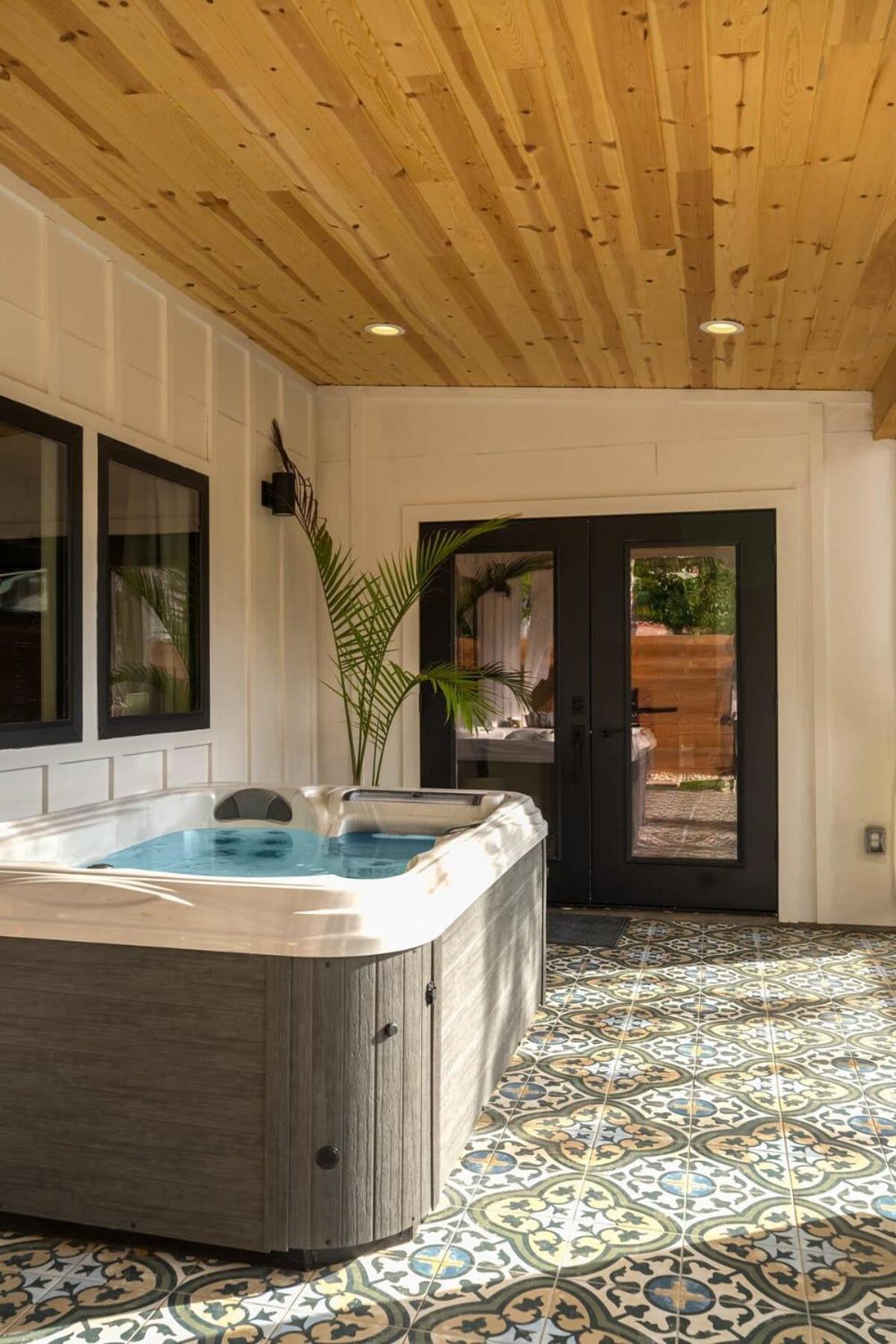 Petit Paradis Studio With Hot Tub Fredericksburg Bagian luar foto